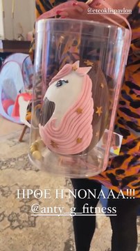 Η λαμπάδα που ζήτησε η κόρη της Ελένης Χατζίδου και του Ετεοκλή Παύλου για την Ανάσταση