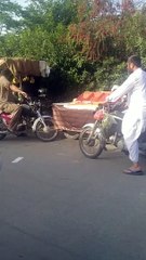 Islamabad G-11 Service Road Jafar Chowk often becomes a nightmare for people due to heavy traffic