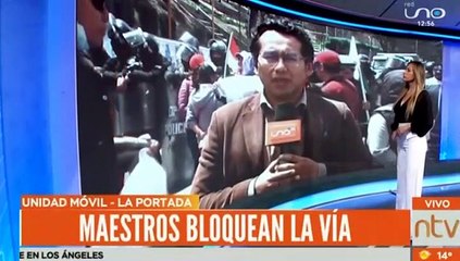 Maestros instalan bloqueo en La Portada y piden la atención del Presidente
