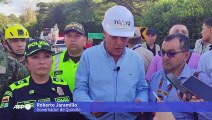 Ponte desaba na Colômbia e mata dois policiais