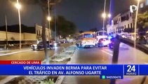 Av. Alfonso Ugarte: conductores invaden berma central para evitar tráfico