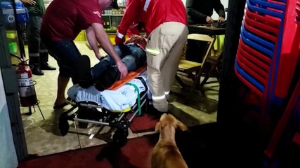 Idoso sofre tontura ao se levantar de cadeira, cai e fica ferido