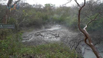 mqn-Nos adentramos al Parque Nacional Rincón de la Vieja, al sector de las Pailas-130423