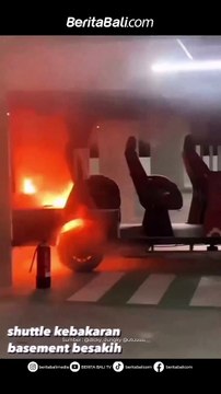 Pagi dini hari Telah Terjadi Kebakaraan pada Shuttle Bus yang berada di Basement Parkir Mobil di Pura Besakih, Belom diketahui pasti penyebab kebakaran Tersebut terjadi. Dumogi rahayu Jumat (14/3)