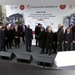 Download Video: Erdoğan'dan temel atma töreninde sunucuya fırça