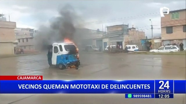 Cajamarca: ciudadanos molestos queman mototaxi usada por delincuentes