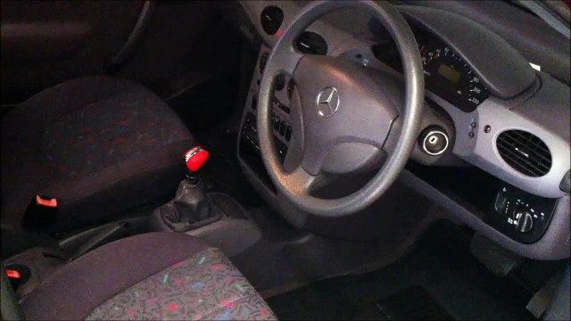 Where to find the information page for relays and fuses on a Mercedes A160