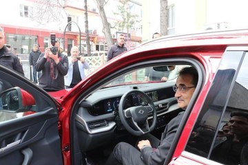 BAKAN DÖNMEZ ÜÇ TANE OY ALABİLMEK İÇİN HER ŞEYE 'EYVALLAH' DİYEN BİR MUHALEFET ANLAYIŞI VAR