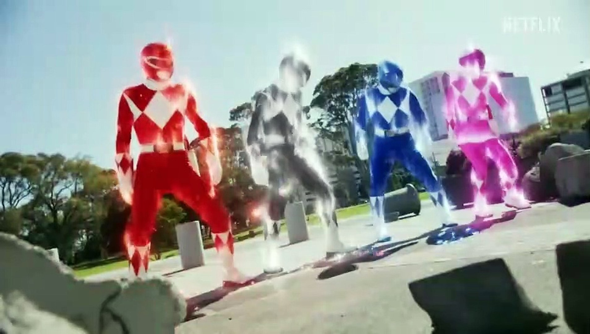 Power Rangers : Toujours Vers Le Futur La bande-annonce de Power Rangers : Toujours vers le futur, l'une des  nouveautés Netflix de la semaine - Vidéo Dailymotion