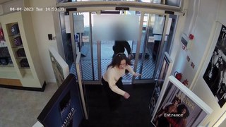 Watch: Brave businesswoman tackles and blocks thieves