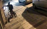 Bisikletli hırsız klima hortumlarını çaldı