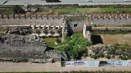 Video herunterladen: İstanbul surları ‘tehlike’ altında