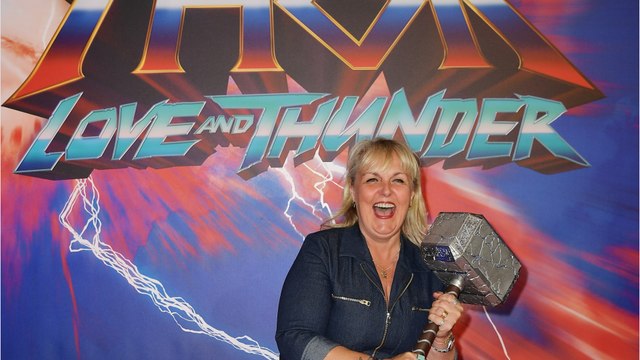 VOICI - Valérie Damidot : ces choses illégales qu’elle conserve précieusement chez elle