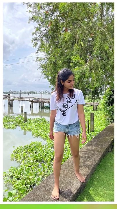 வாத்தி பட நடிகை சம்யுக்தாவா இது? ஷார்ட் உடையில் எப்படி இருக்கிறார் பாருங்க #modern #trending #tamil