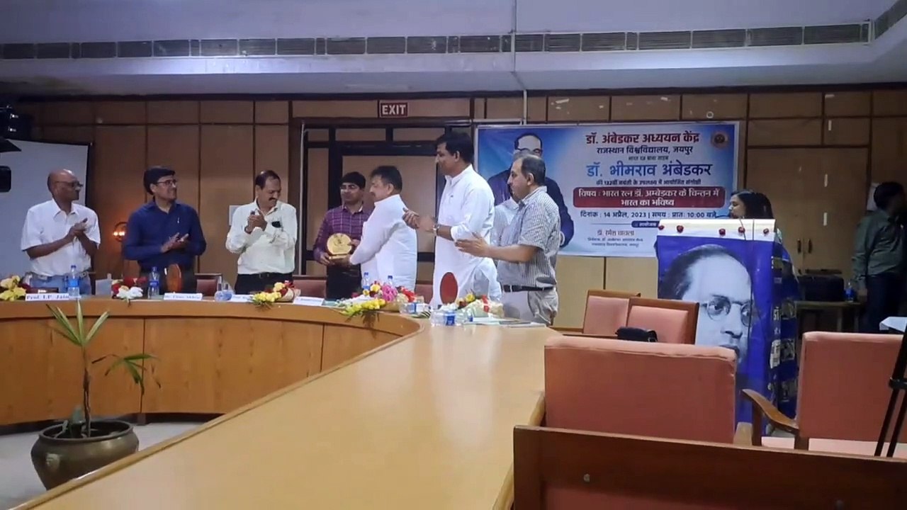 डॉ. अम्बेडकर अध्ययन केंद्र को वित्तीय सहायता देगा विवि - प्रो. जैन