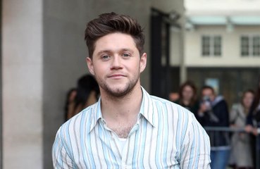 Niall Horan pede feedback sobre músicas solo a ex-companheiros do One Direction
