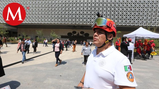 Desalojan a 4 mil personas del Palacio Legislativo de San Lázaro por Simulacro Nacional