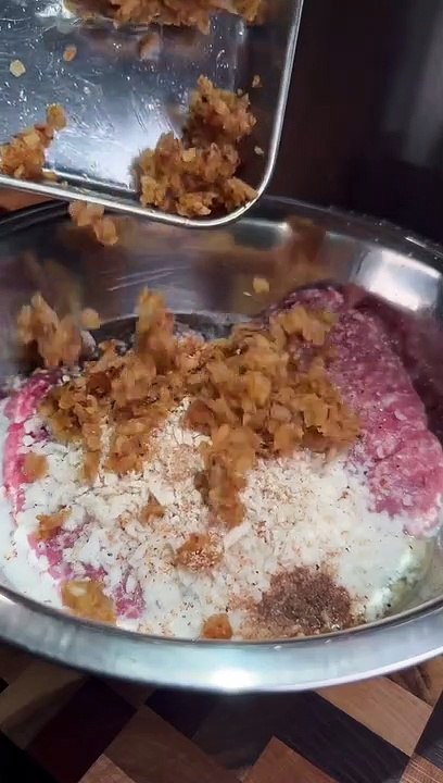 Swedish Meatballs  #meatballs #easyrecipe #easyrecipes #swedish #comfortfood #asmrfood #recipesoftiktok #homecook #dinnerwithme #dinnerideas #foodtok #cooktok #homechef #foodtiktok