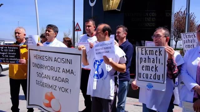 Sağlık Emekçileri Sendikası Eskişehir Şubesi Başkanı: Soğan Kadar Değerimiz Yok.
