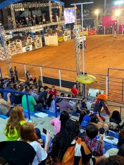 Rodeo Clown Makes A Great Escape