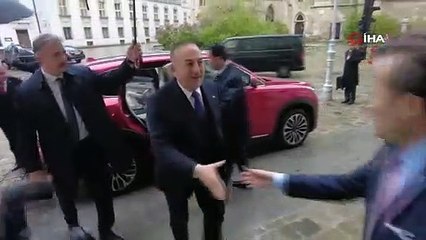 Bakan Çavuşoğlu, Togg ile Viyana sokaklarında tur attı