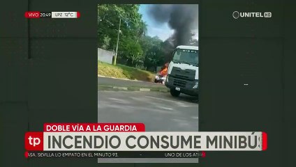 Fuego consumió un minibús en la Doble Vía a La Guardia