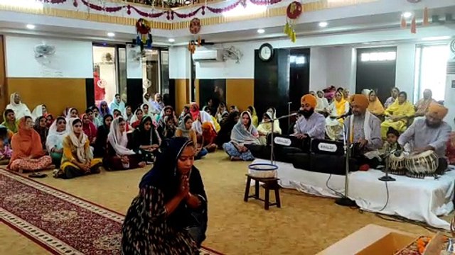 Video...बैसाखी पर्व पर गुरुद्वारों में हुए शबद कीर्तन