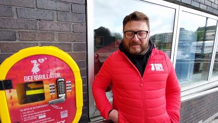 Red Sky Foundation unveils new defibrillator at Swan Lodge