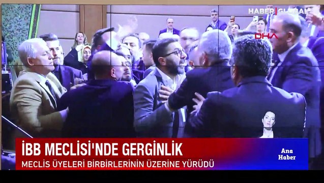 İBB Meclisi'nde gerginlik: Meclis üyeleri birbirlerinin üzerine yürüdü