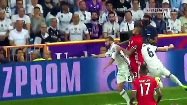 The Day Cristiano Ronaldo Showed Lewandowski Who is The Boss