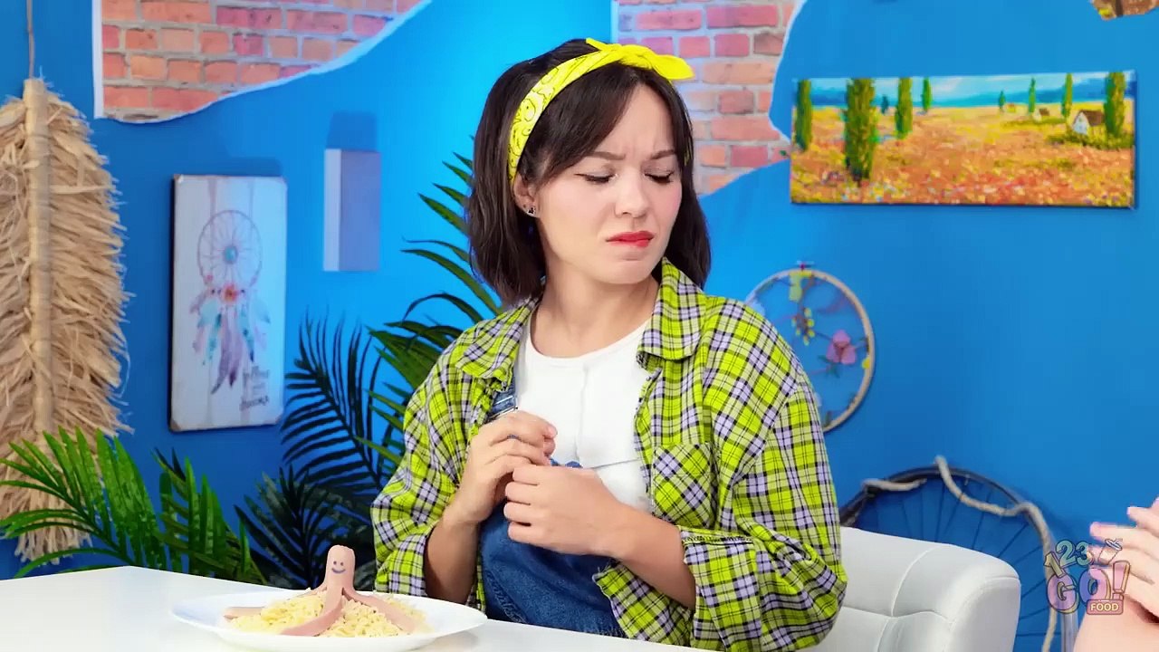 BIG VS MEDIUM VS SMALL CHALLENGE - Cooking Tiny Vs Giant Food! The Largest FRIES by 123 GO! FOOD(720p)