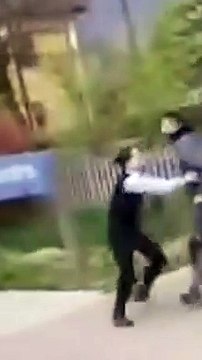 Passeggero senza biglietto aggredisce capotreno