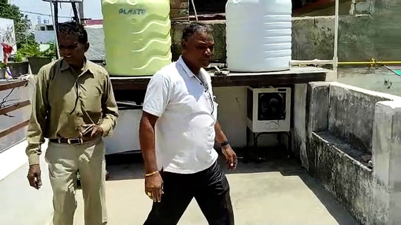 VIDEO: गुलाब बाड़ी में पैंथर का मूवमेंट, लोगों में दहशत