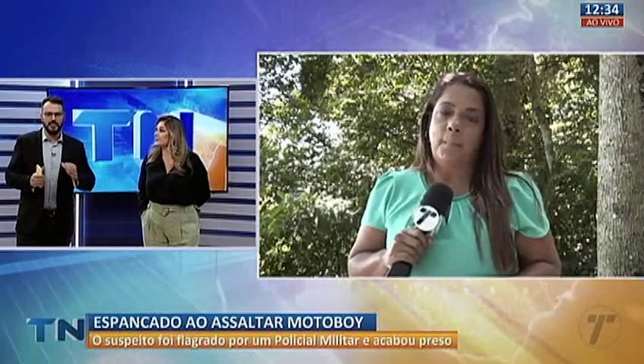 Casal troca carícias após prisão na Grande Vitória