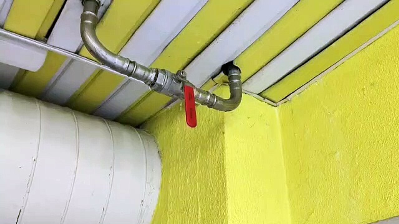 Llave de paso averiada en las instalaciones de...