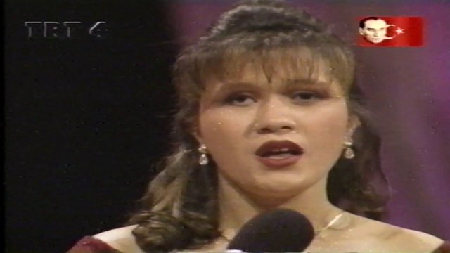 Özlem Karaağaç / Gönlüm özledikçe görürdüm hele