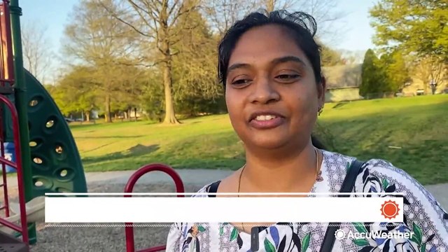 Summer-like temperatures send New Yorkers to soak up sun