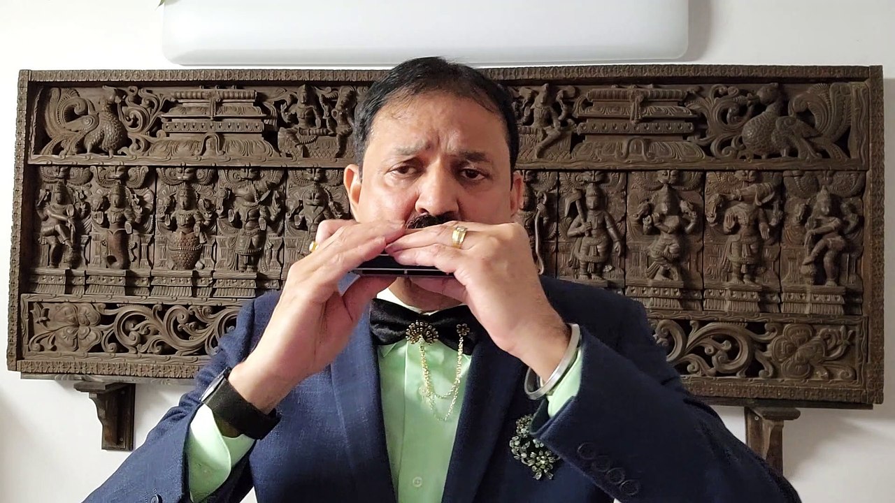 Ye dosti hum nahi todenge - Film Sholay 1975 on Harmonica Live Performance by Mukund Kamdar-1