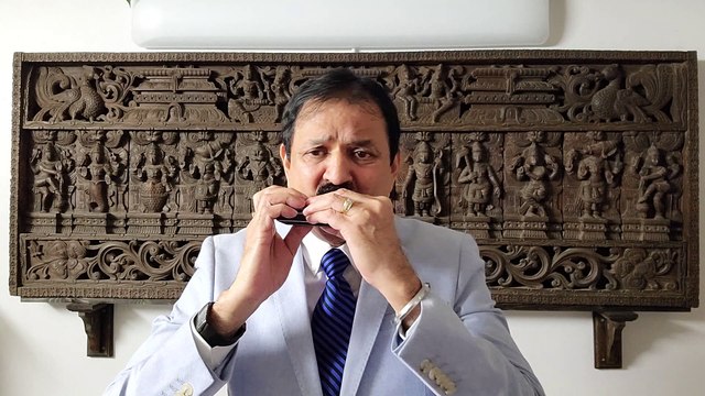 Ye dil mujhe bata de - Film Bhai Bhai 1956 - Vintage Song on Harmonica Live Performance by Mukund Kamdar