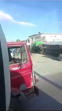 Accidente: Patana colisiona contra un colmado y yipeta en KM 39 de Autopista Duarte