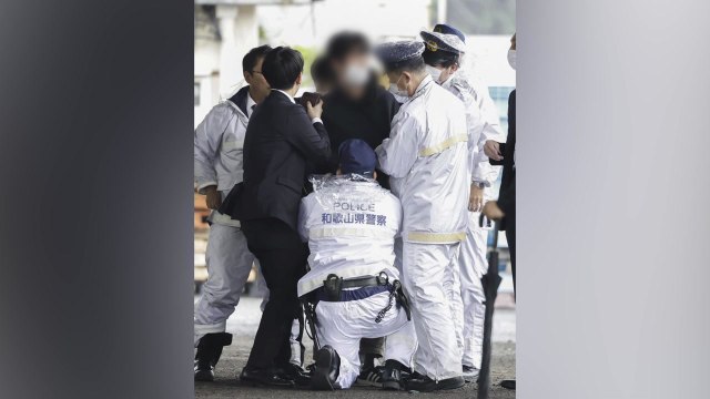 기시다 총리 연설장에서 폭발음... 기시다 총리는 무사 / YTN