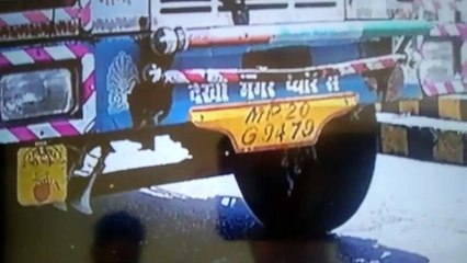 Truck owner threatened on demanding toll tax, broke the barrier