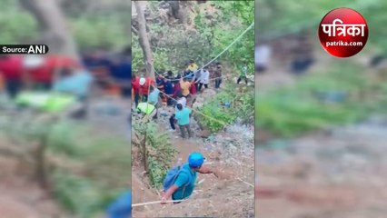 Video : मुंबई-पुणे हाईवे पर बस खाई में पलटने से 12 मरे, बचाव अभियान जारी