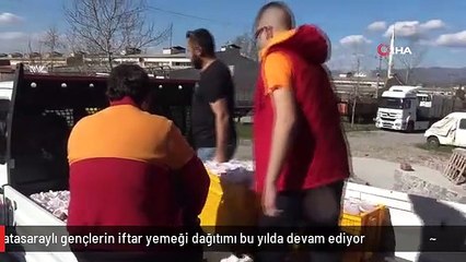 Galatasaraylı gençlerin iftar yemeği dağıtımı bu yılda devam ediyor