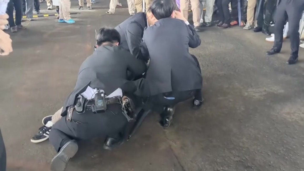 Japan: Moment explosion heard at port where PM Fumio Kishida was due to speak