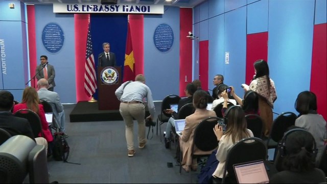 طائرات حربية تحلق في سماء #الخرطوم.. و #بلينكن يصف الوضع في العاصمة السودانية بالمقلق #العربية