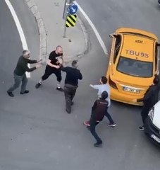 Zeytinburnu'nda Yol Vermeme Kavgası