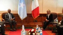 Meloni incontra leader Somalia, poi trilaterale anche con Etiopia