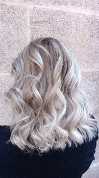 blayage blond polaire coiffeur coloriste aix-en-provence