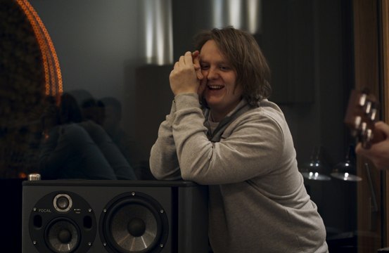 Lewis Capaldi’s recent bout of hangover anxiety so severe his mum climbed into his bed to soothe him